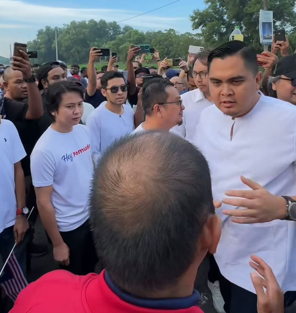 Akmal Saleh: This Is About Dignity of The Flag, Not Race or Politics ...
