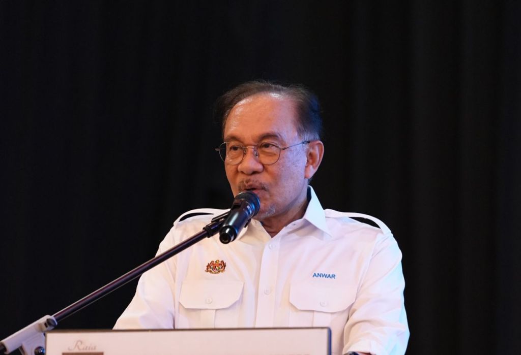 Anwar Export Anwar clarifies Malaysia is not exporting diesel to Philippines - ASIA ...
