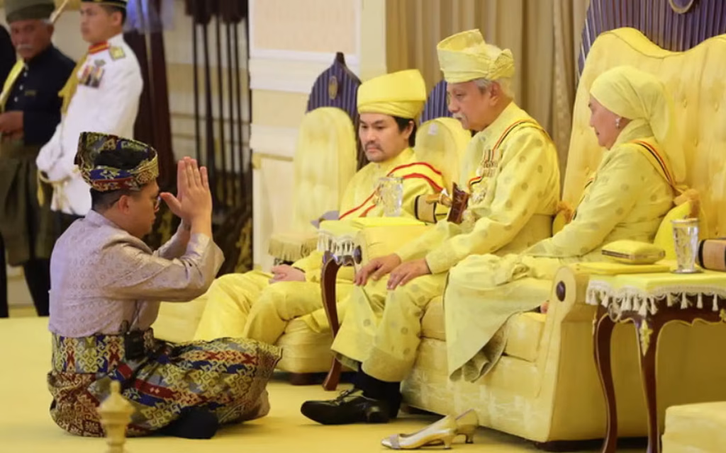 Orang-Empat-Istana-1024x640.avif